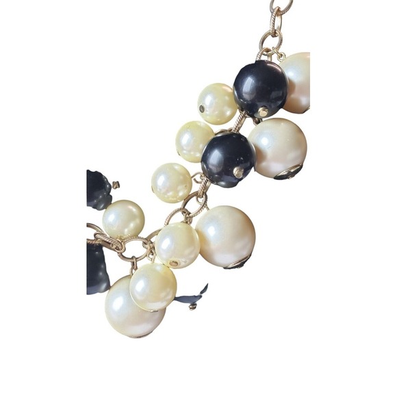 Awesome Necklace Various Size Faux Pearls Cream and Black Statement Piece - Picture 3 of 9